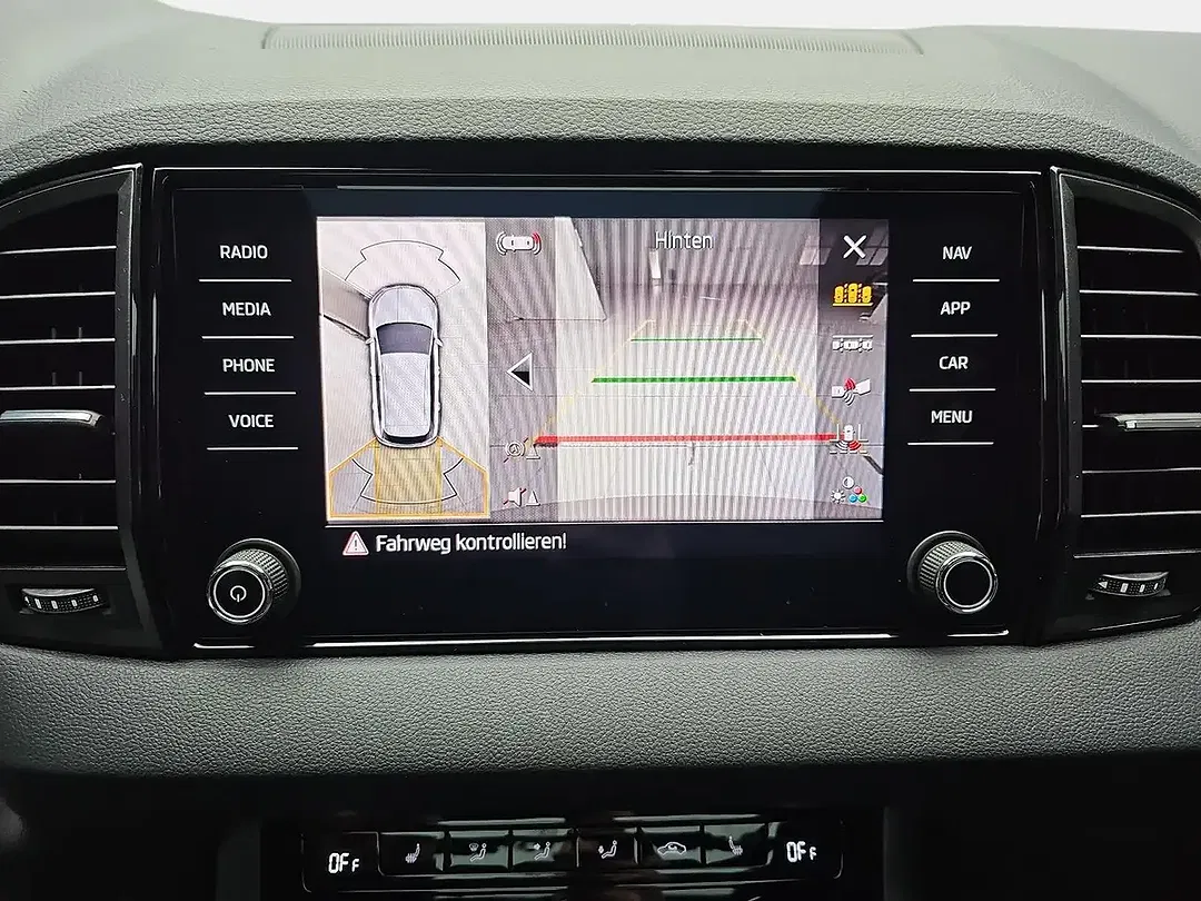 Skoda Karoq - Thumbnail 10