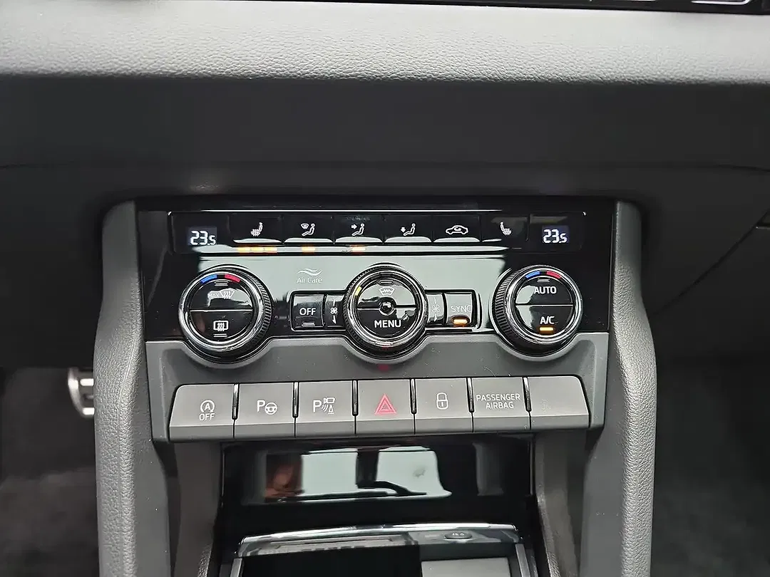 Skoda Karoq - Thumbnail 11