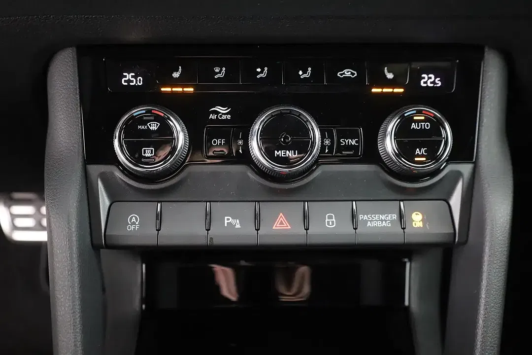 Skoda Karoq - Thumbnail 11