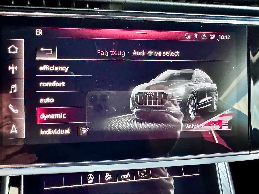 Audi SQ8 - Thumbnail 12