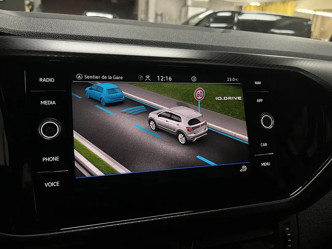 Volkswagen T-Cross - Thumbnail 10