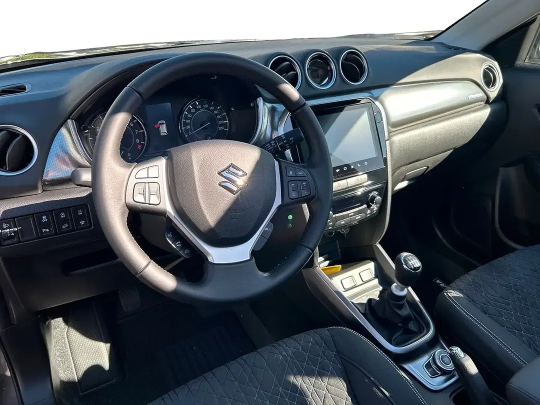 Suzuki Vitara - Thumbnail 13