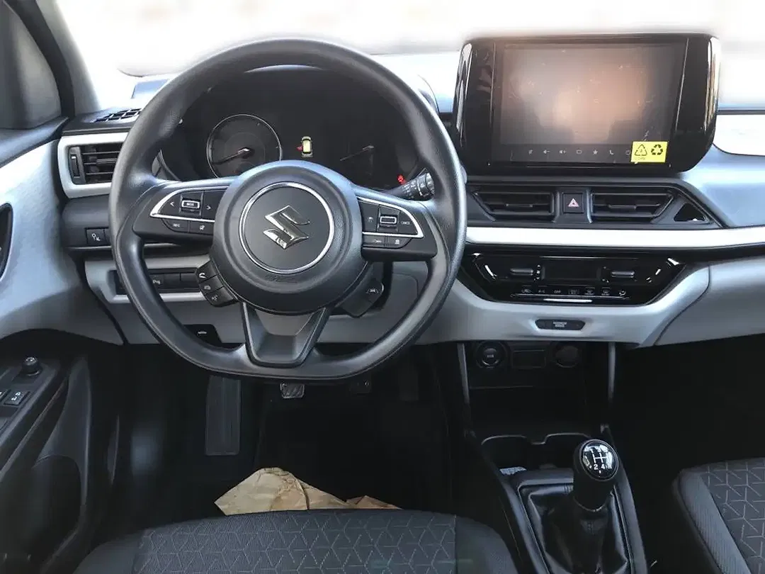 Suzuki Swift - Thumbnail 10