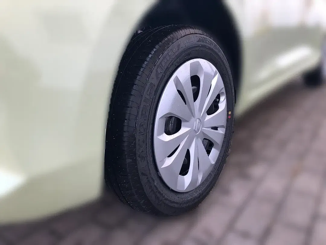 Suzuki Swift - Thumbnail 8