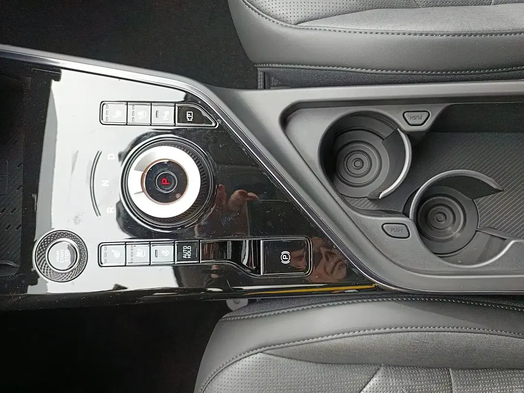 Kia Niro - Thumbnail 11