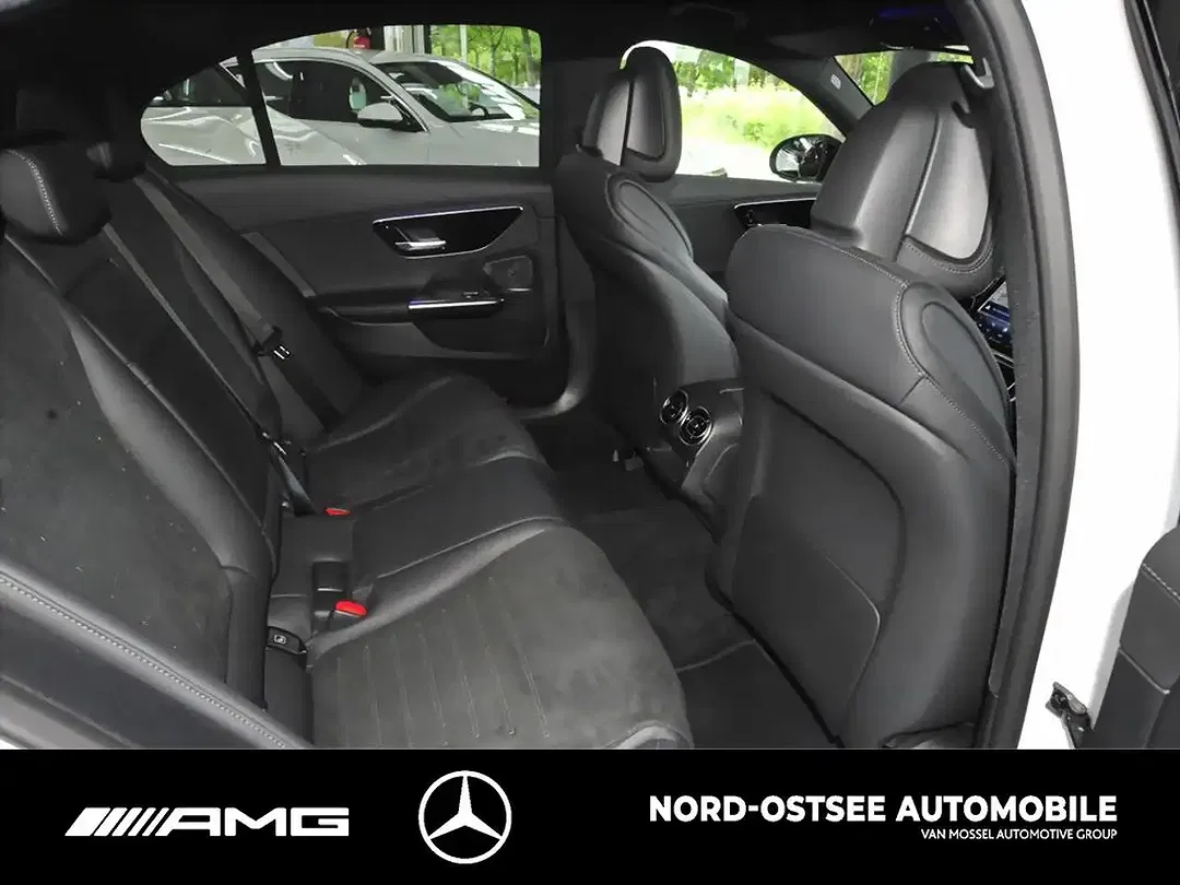 Mercedes-Benz C 300 - Thumbnail 11