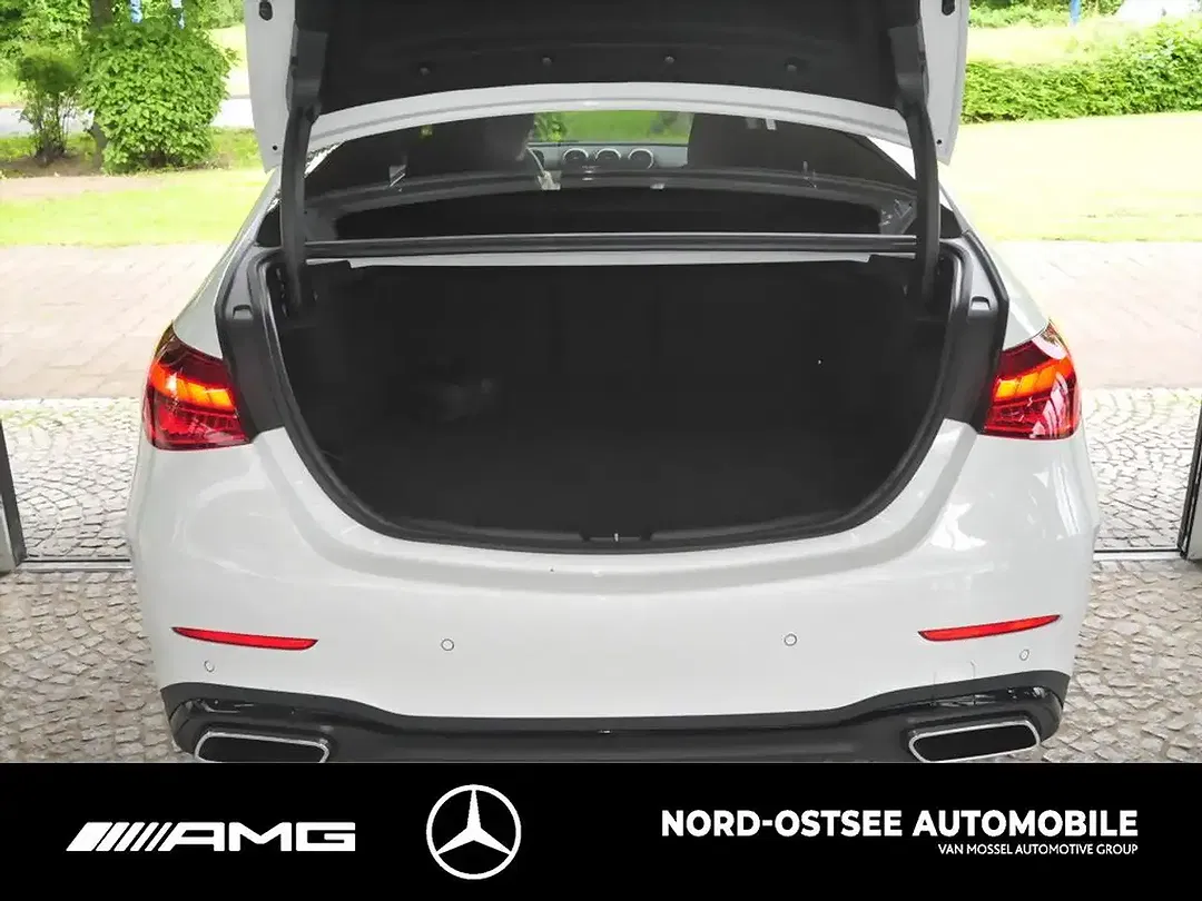 Mercedes-Benz C 300 - Thumbnail 13