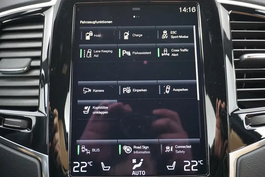 Volvo XC90 - Thumbnail 11