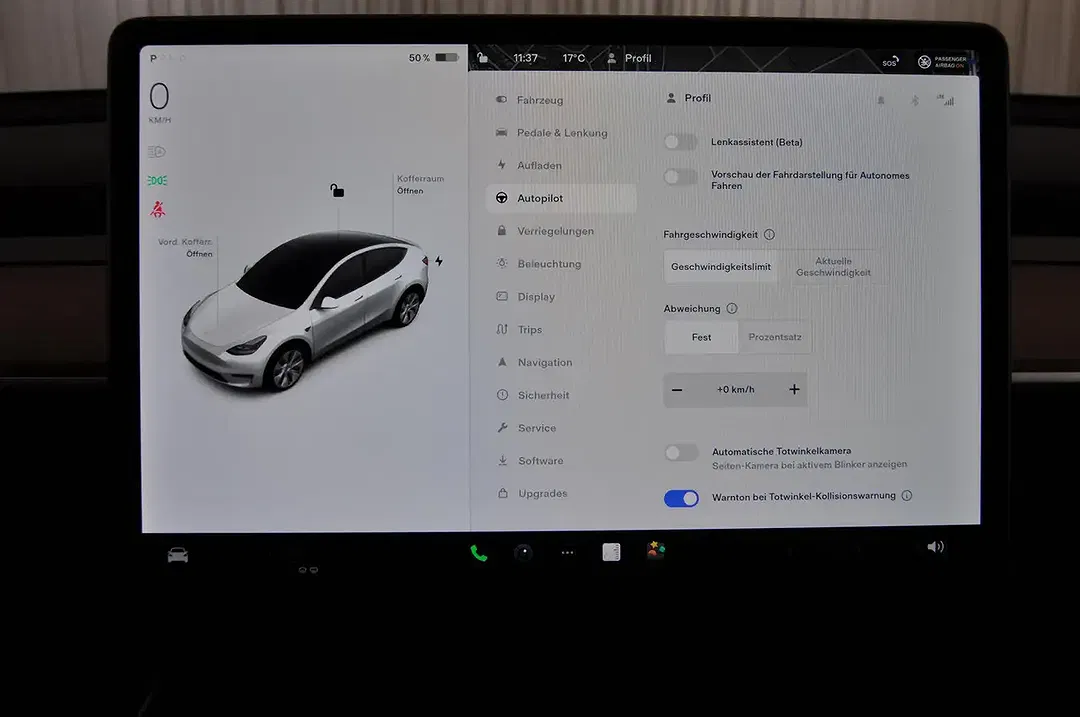 Tesla Model Y - Thumbnail 15