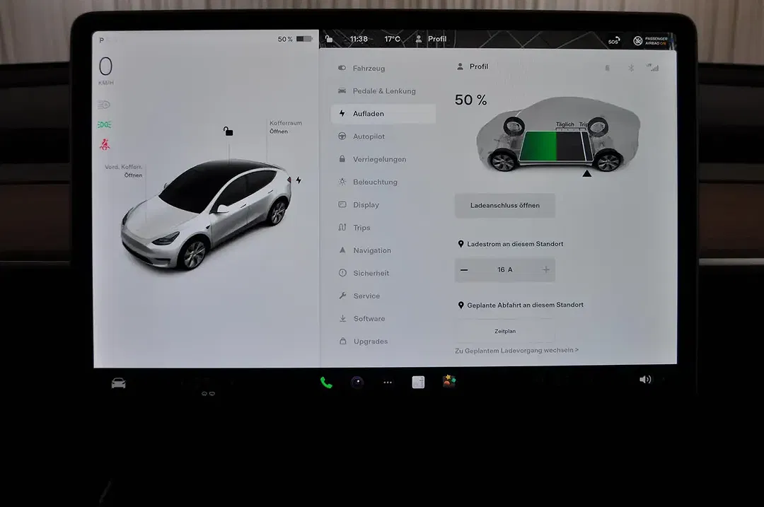 Tesla Model Y - Thumbnail 18