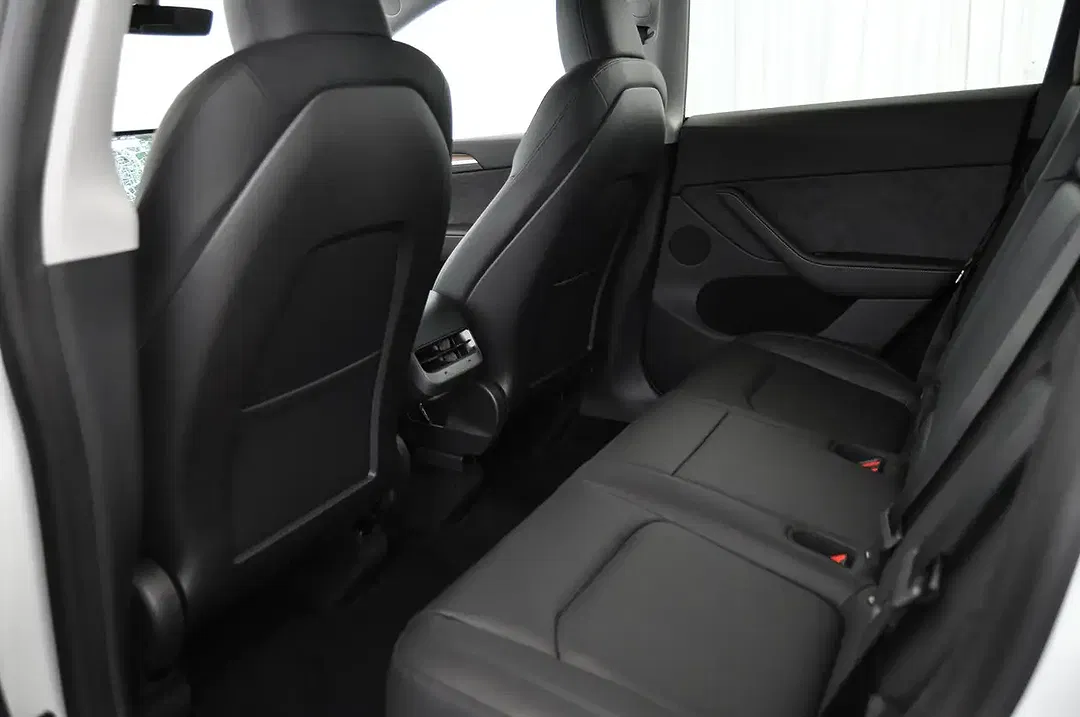 Tesla Model Y - Thumbnail 20