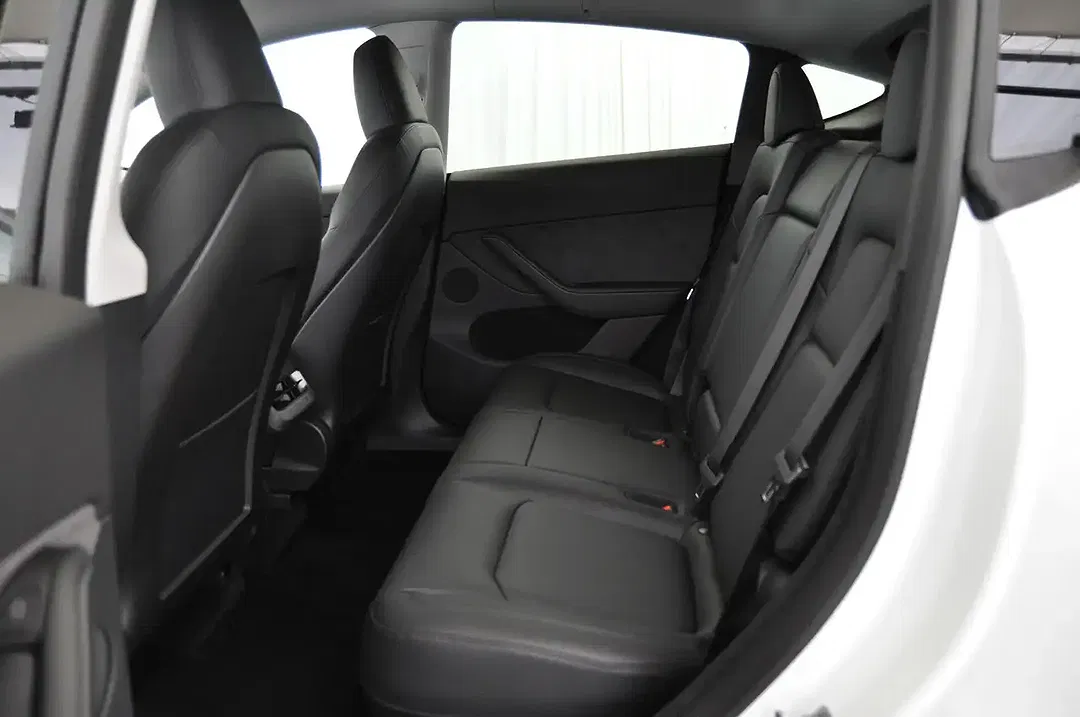 Tesla Model Y - Thumbnail 21