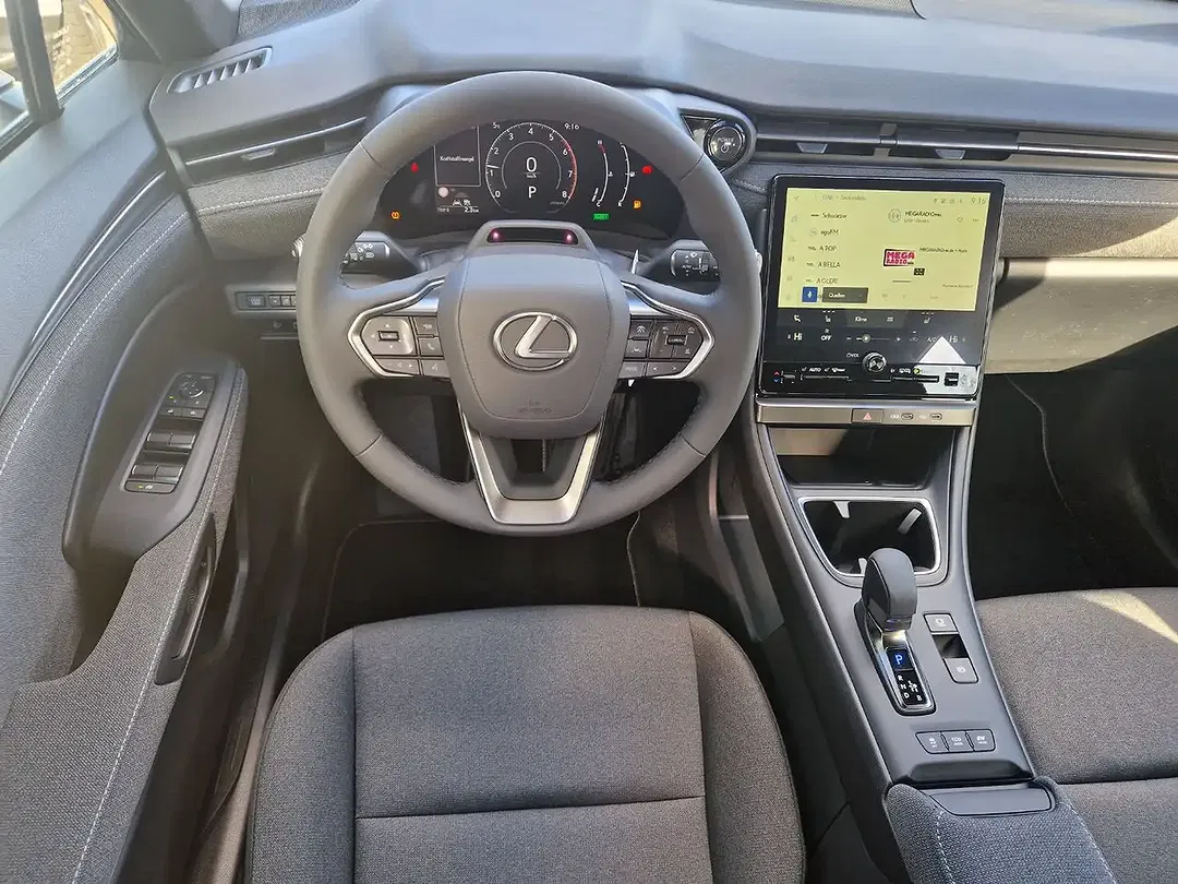 Lexus LBX - Thumbnail 6