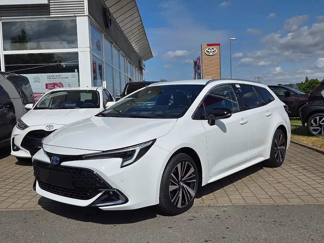 Toyota Corolla - Thumbnail 1