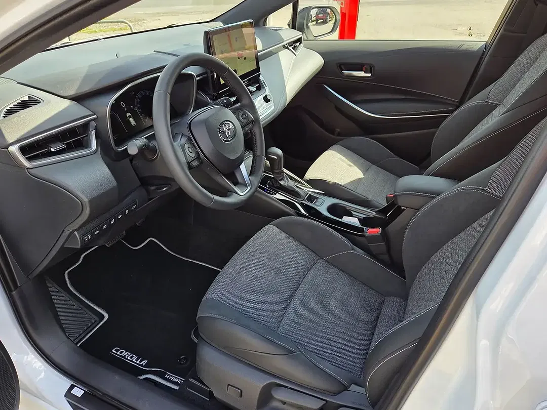 Toyota Corolla - Thumbnail 6