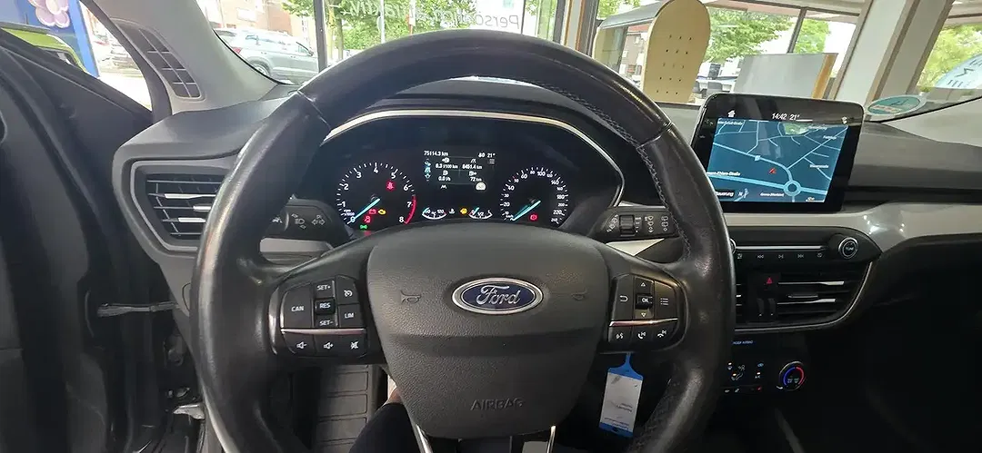 Ford Focus - Thumbnail 14