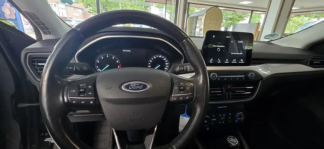 Ford Focus - Thumbnail 8