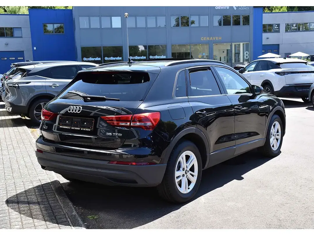 Audi Q3 - Thumbnail 4