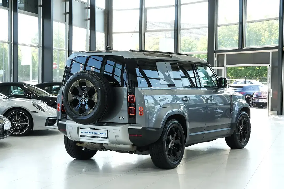 Land Rover Defender - Thumbnail 2