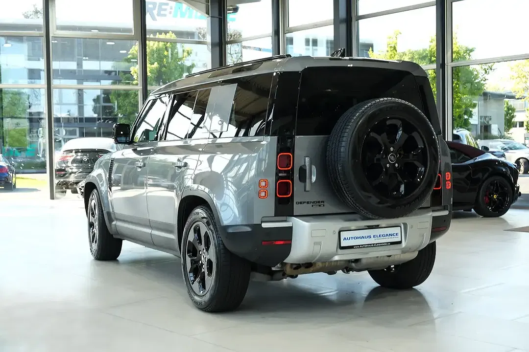 Land Rover Defender - Thumbnail 3