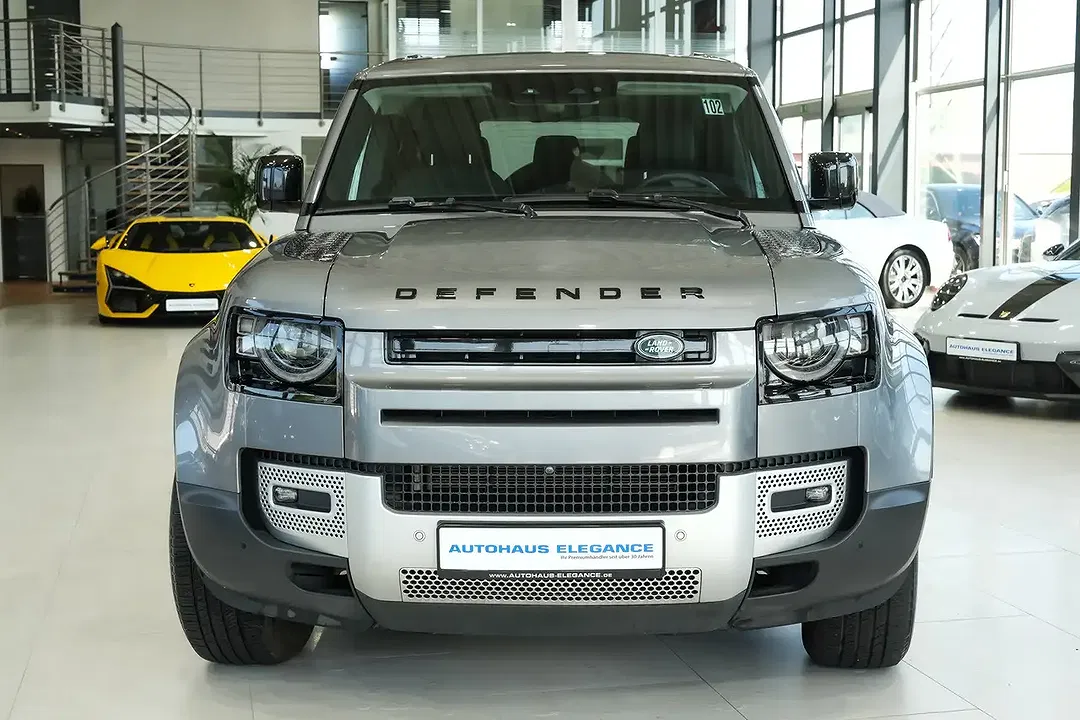 Land Rover Defender - Thumbnail 4