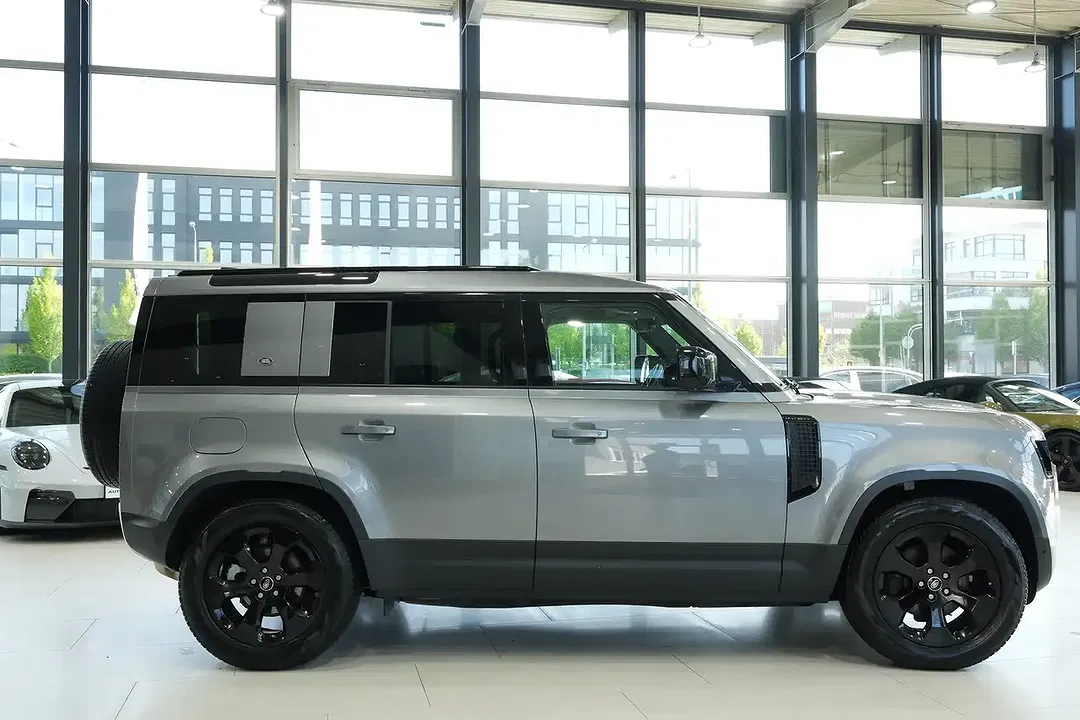 Land Rover Defender - Thumbnail 6