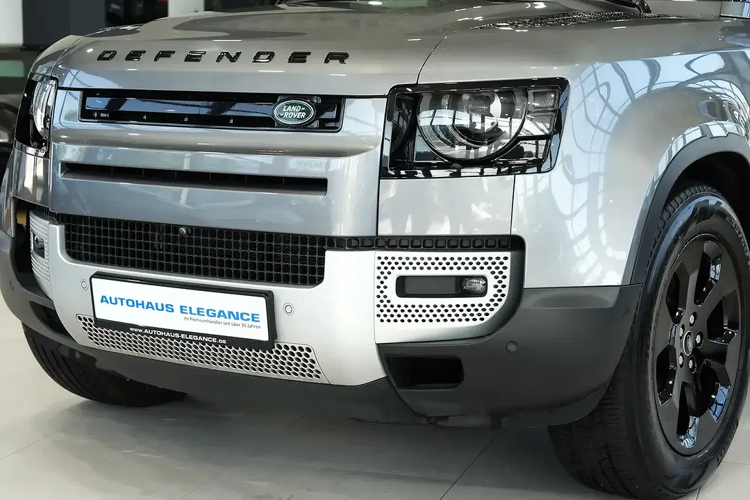 Land Rover Defender - Thumbnail 9