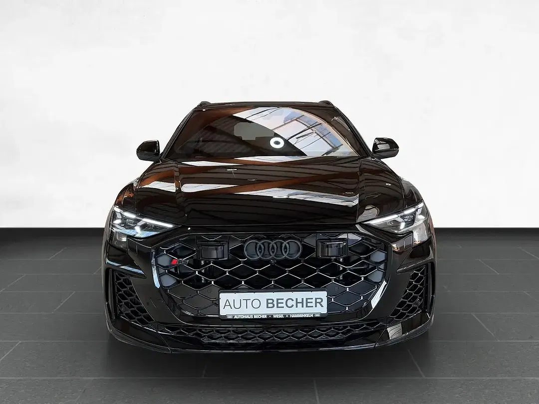 Audi RS Q8 - Thumbnail 2