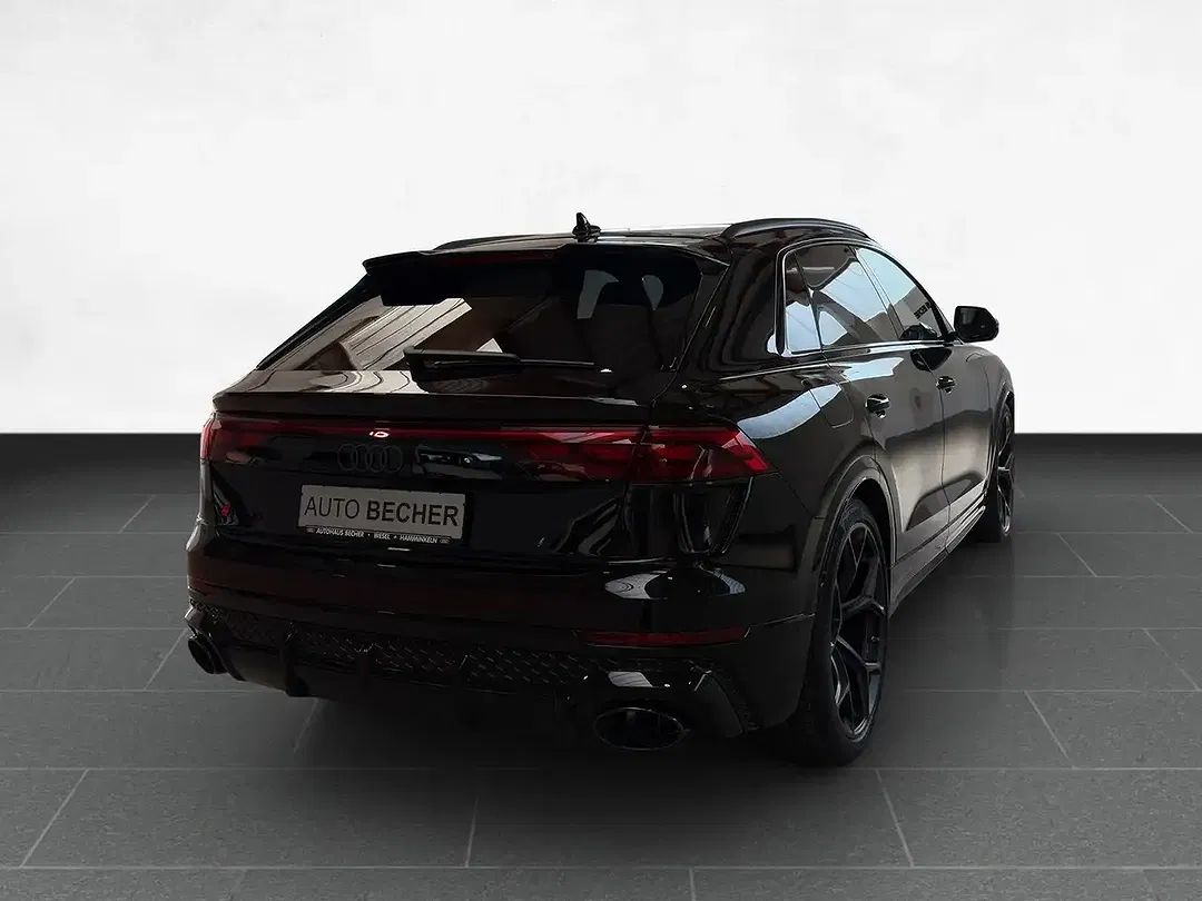 Audi RS Q8 - Thumbnail 3