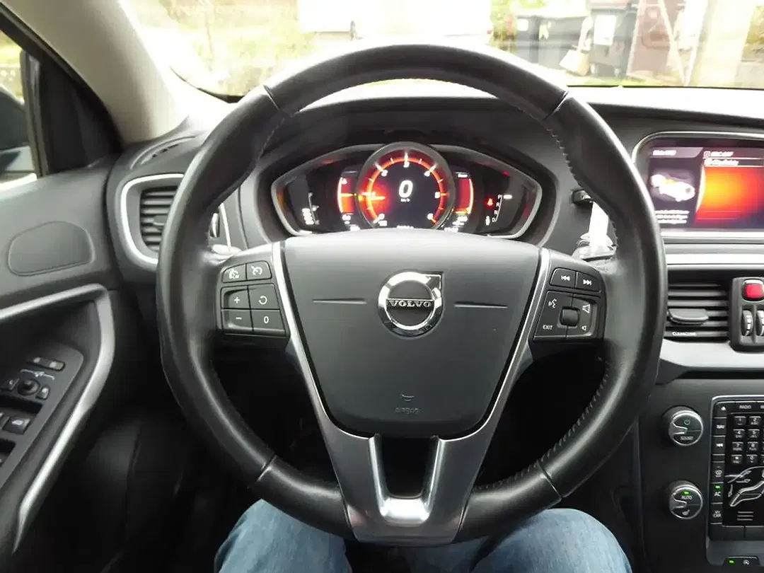 Volvo V40 - Thumbnail 12