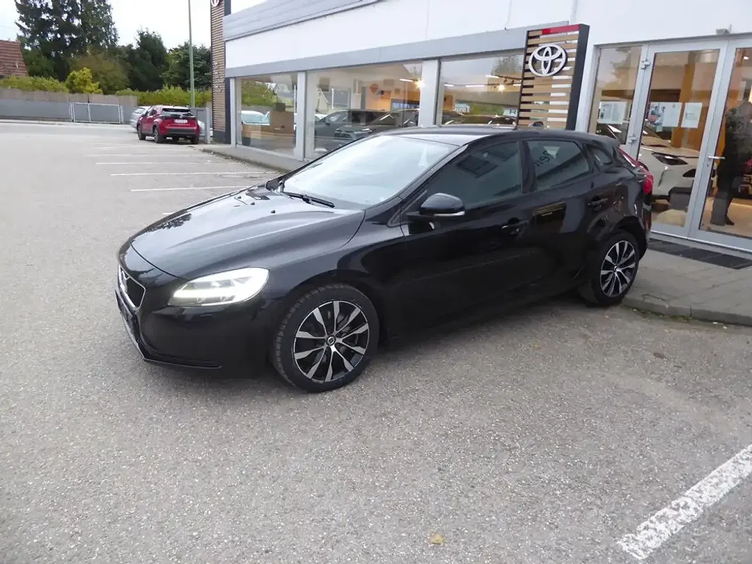 Volvo V40 - Thumbnail 2
