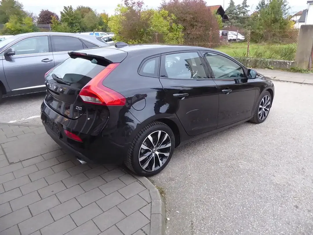 Volvo V40 - Thumbnail 4