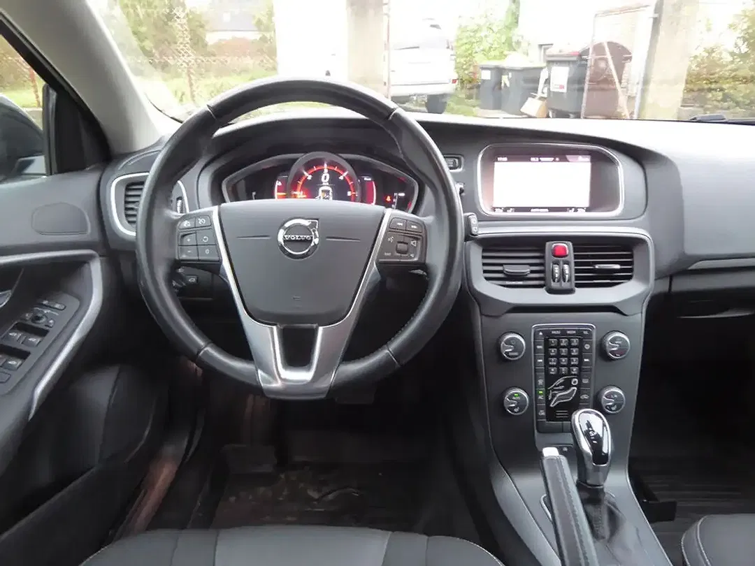 Volvo V40 - Thumbnail 6