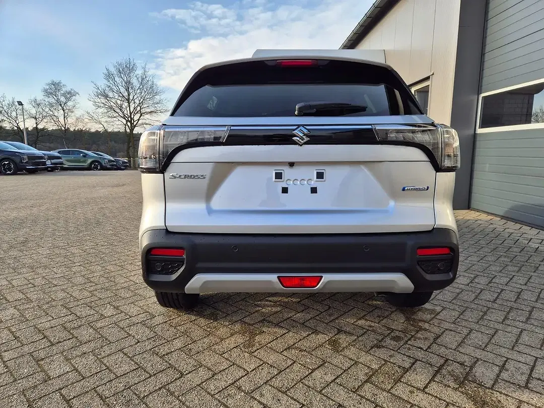 Suzuki S-Cross - Thumbnail 4