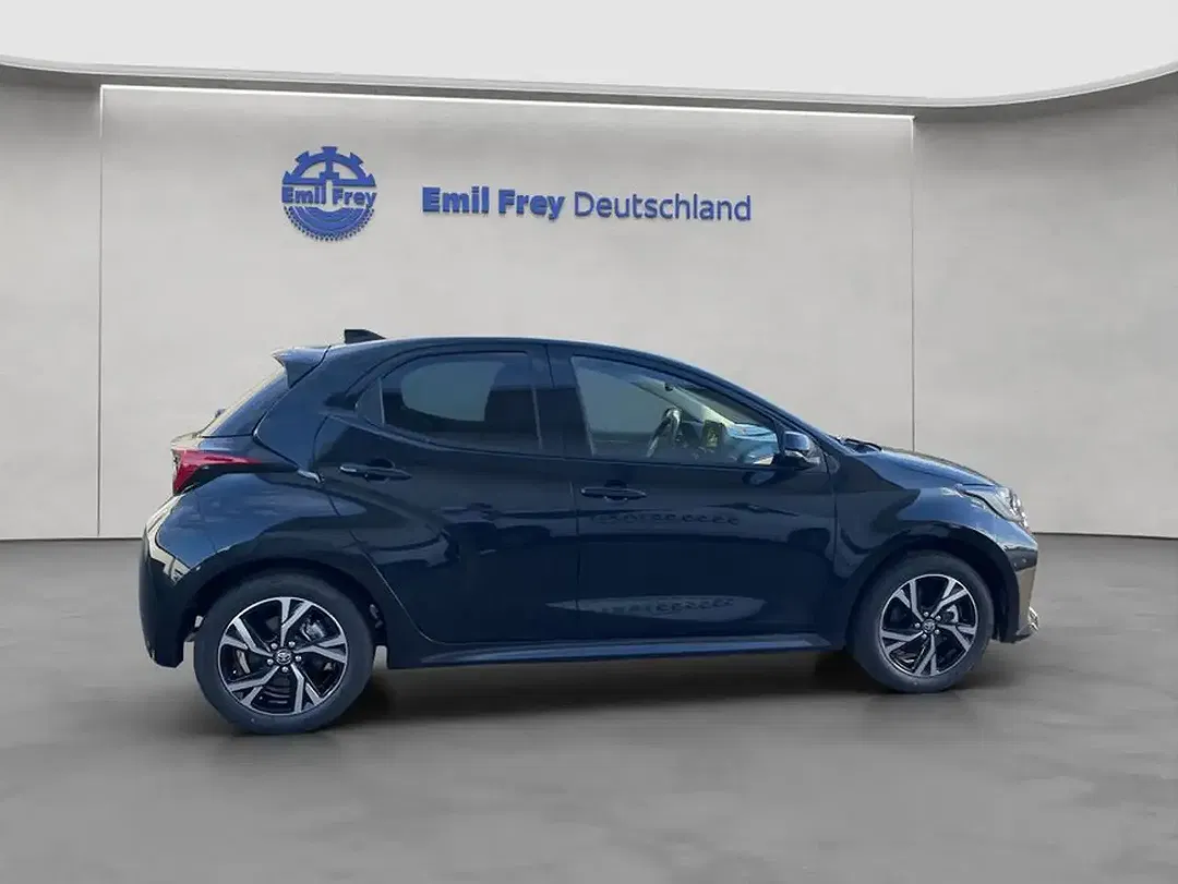 Toyota Yaris - Thumbnail 6