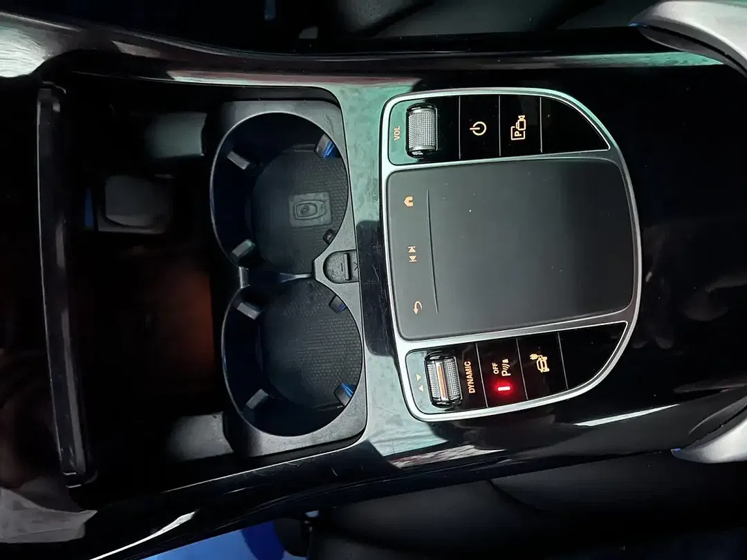 Mercedes-Benz EQC 400 - Thumbnail 10