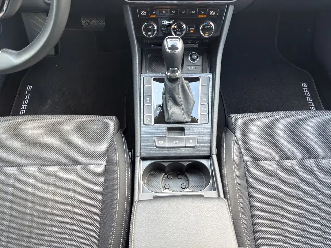 Skoda Superb - Thumbnail 14
