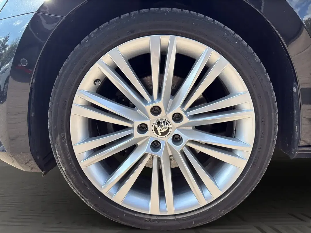 Skoda Superb - Thumbnail 9