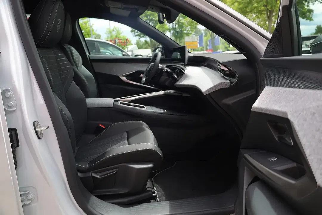 Peugeot 3008 - Thumbnail 10