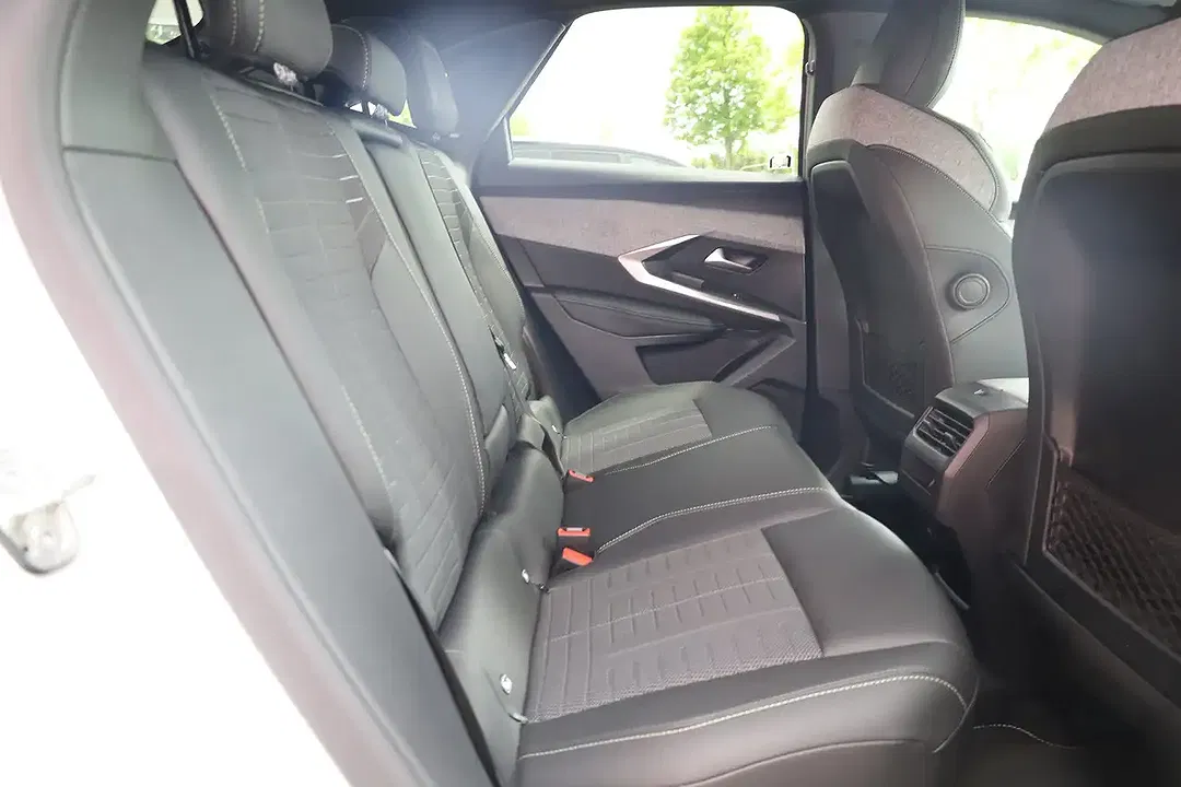 Peugeot 3008 - Thumbnail 11
