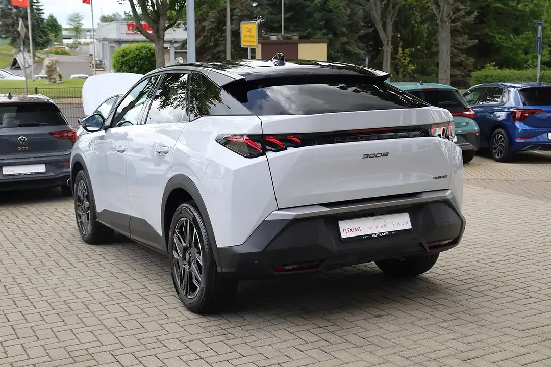 Peugeot 3008 - Thumbnail 2