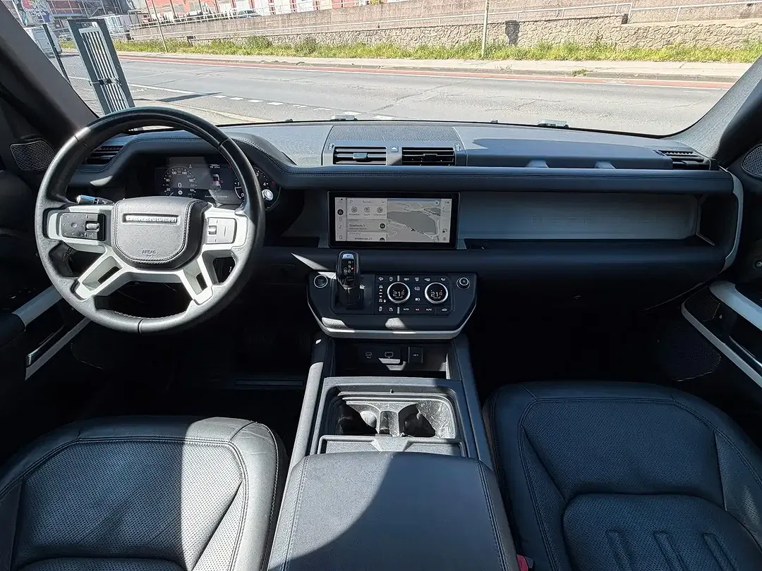 Land Rover Defender - Thumbnail 13