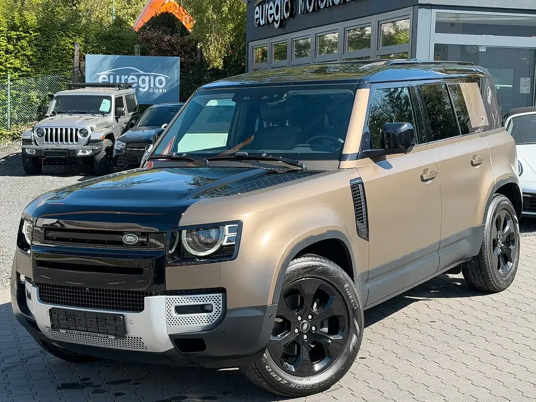 Land Rover Defender - Thumbnail 2