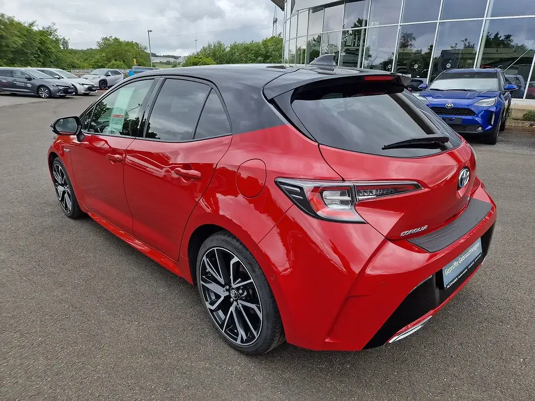 Toyota Corolla - Thumbnail 5