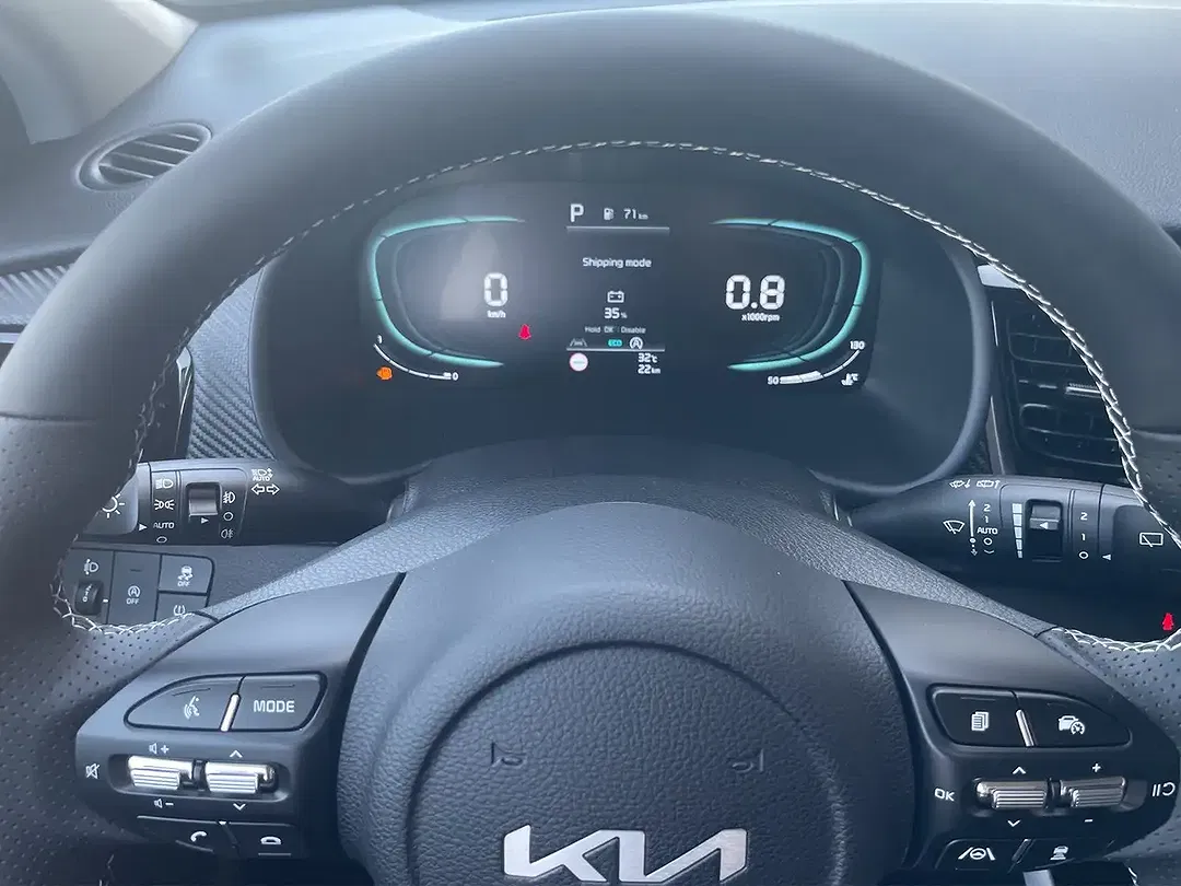 Kia Stonic - Thumbnail 11