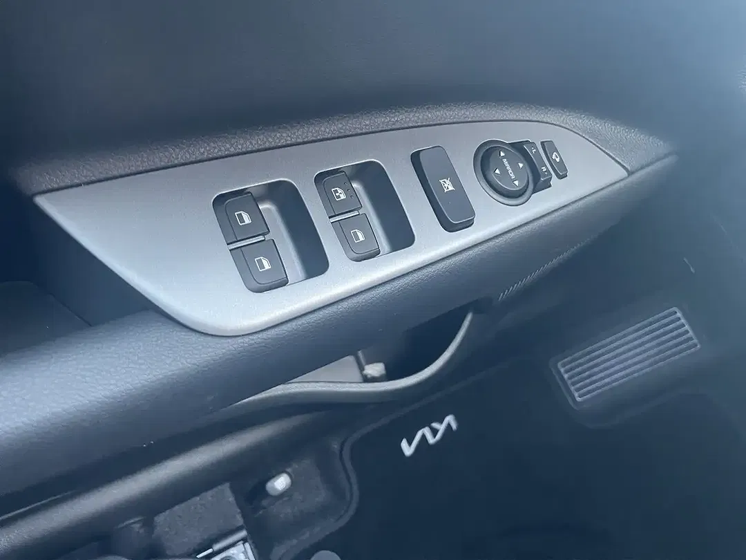 Kia Stonic - Thumbnail 15