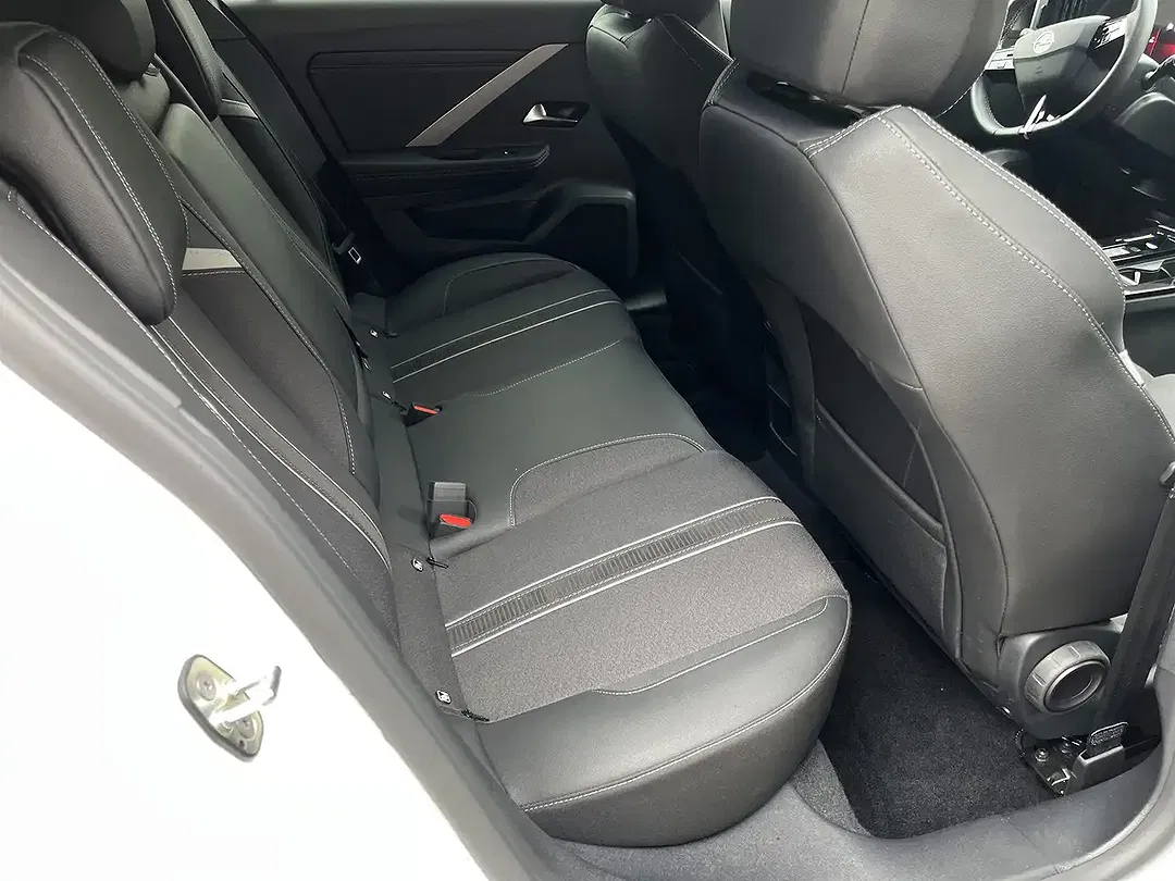 Opel Astra - Thumbnail 6