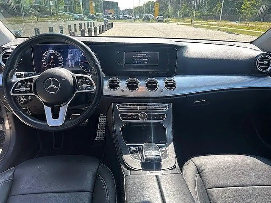Mercedes-Benz E 200 - Thumbnail 7