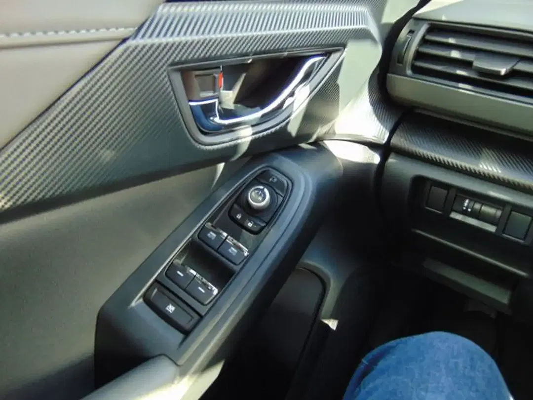 Subaru Crosstrek - Thumbnail 9
