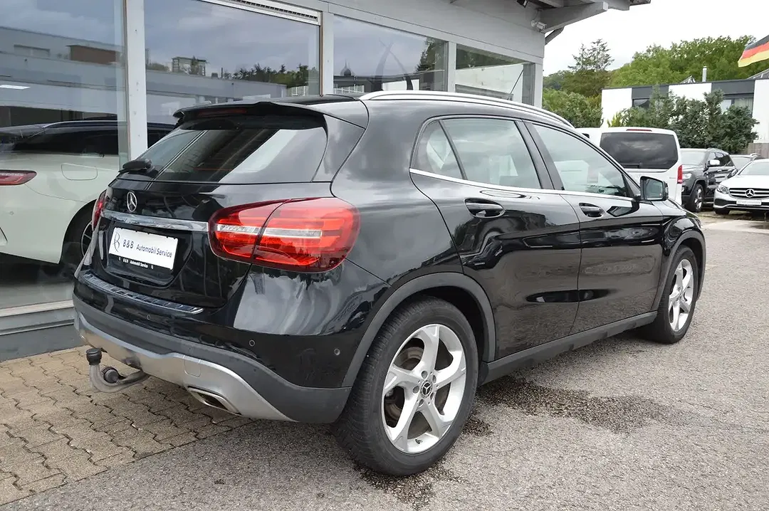 Mercedes-Benz GLA 180 - Thumbnail 6